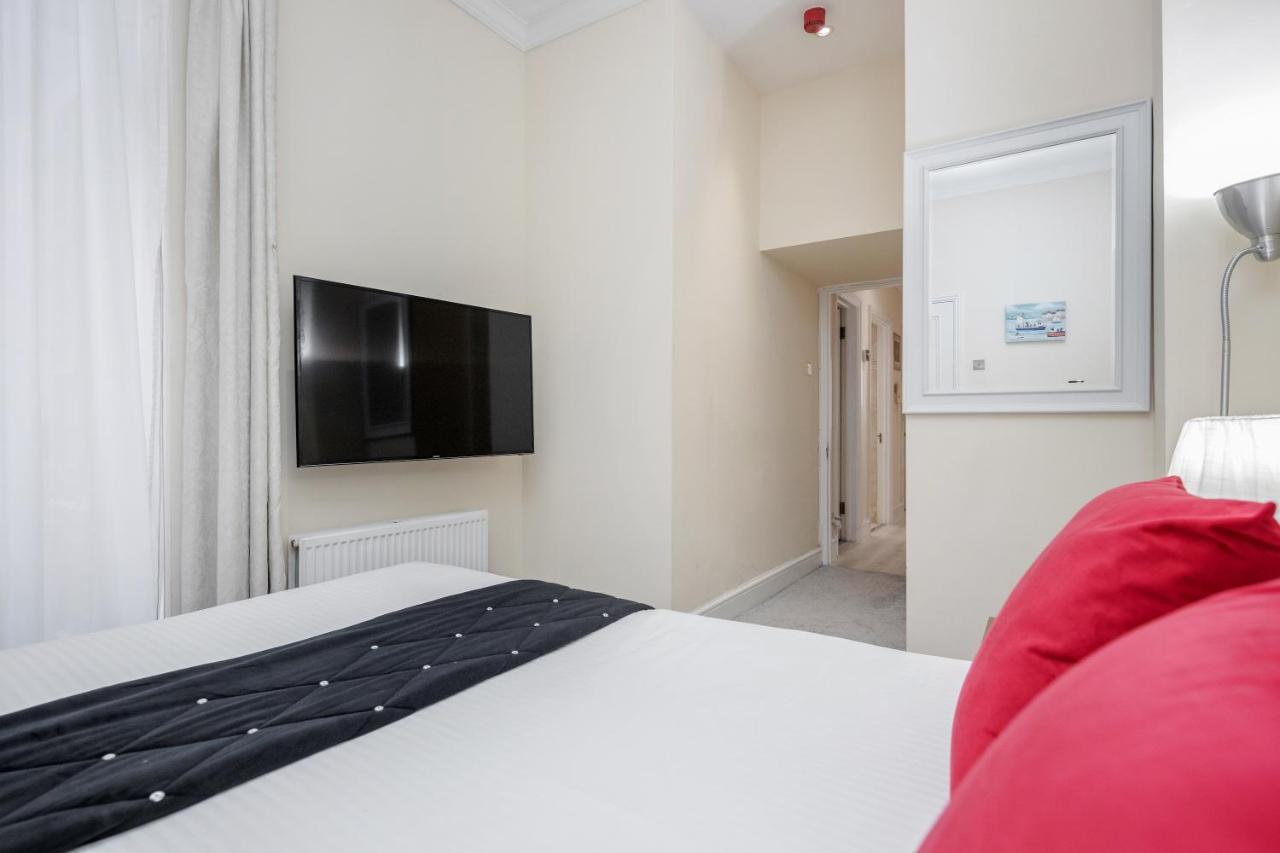 Oxford Street Homestay London Exterior photo