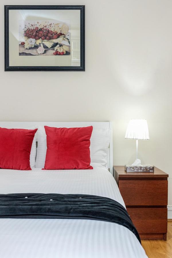 Oxford Street Homestay London Exterior photo
